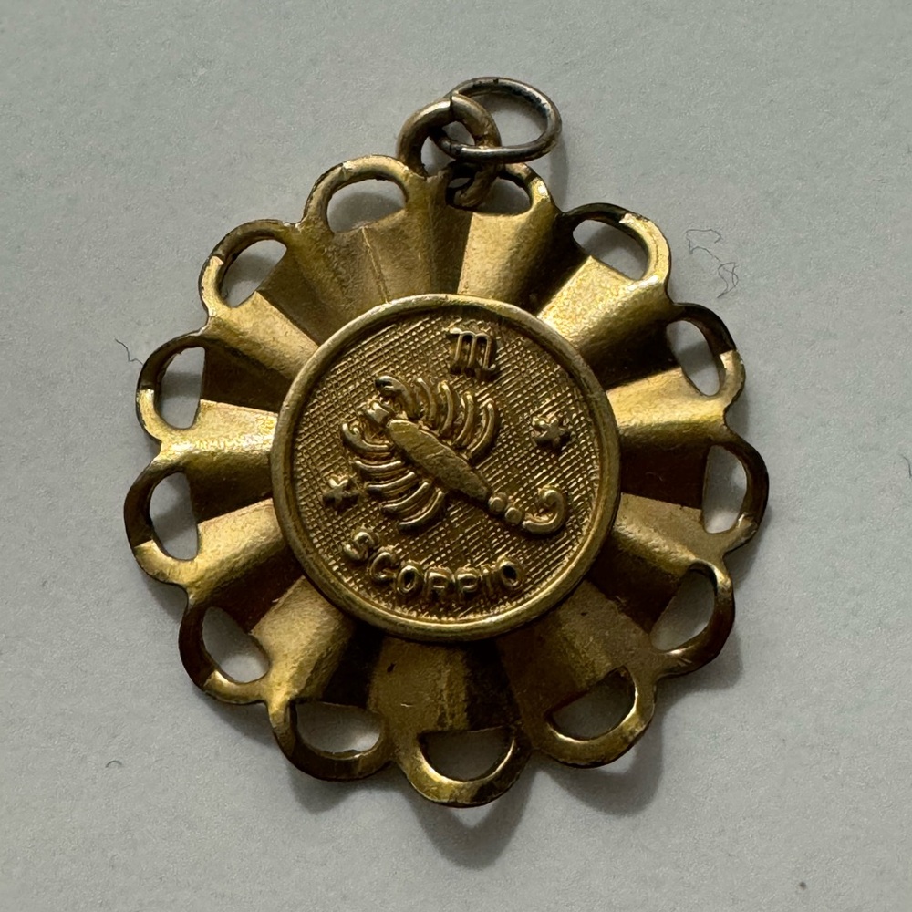 DCE Curtis 1/20 12k GF Zodiac Scorpio Pendant Small